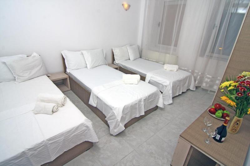 Nirvana Accommodation - image 5
