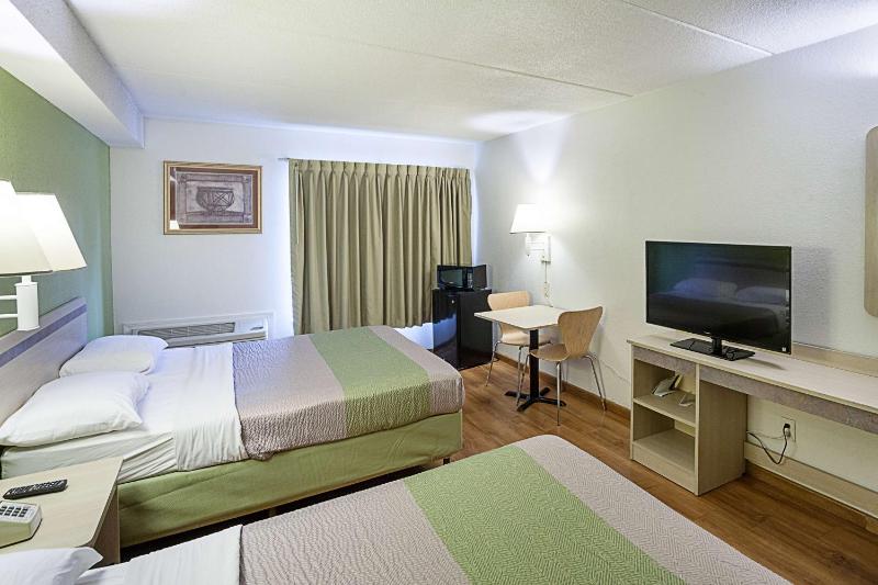 Quadruple Room - Non-Smoking image 3