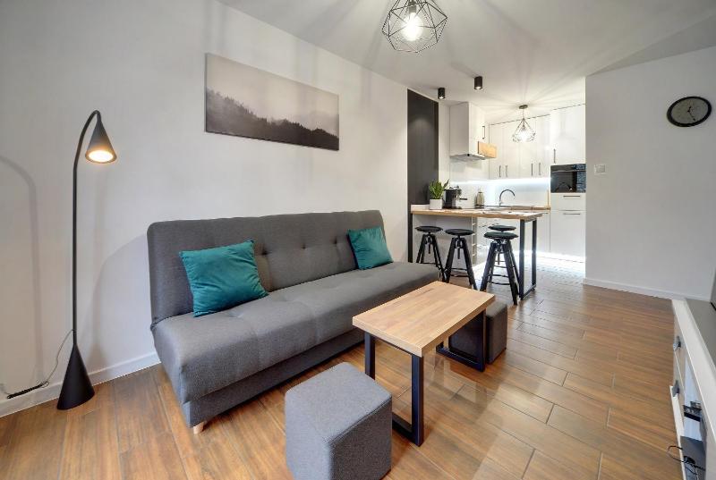 Eleganckie i Stylowe Apartamenty Sun Seasons 24 w Karpaczu z Parkingiem by Noclegi Renters - image 2