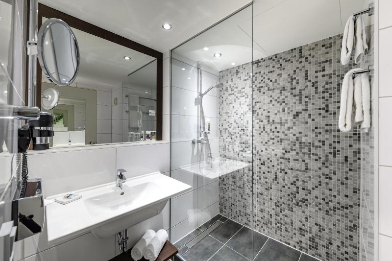 Standard Double Room image 2