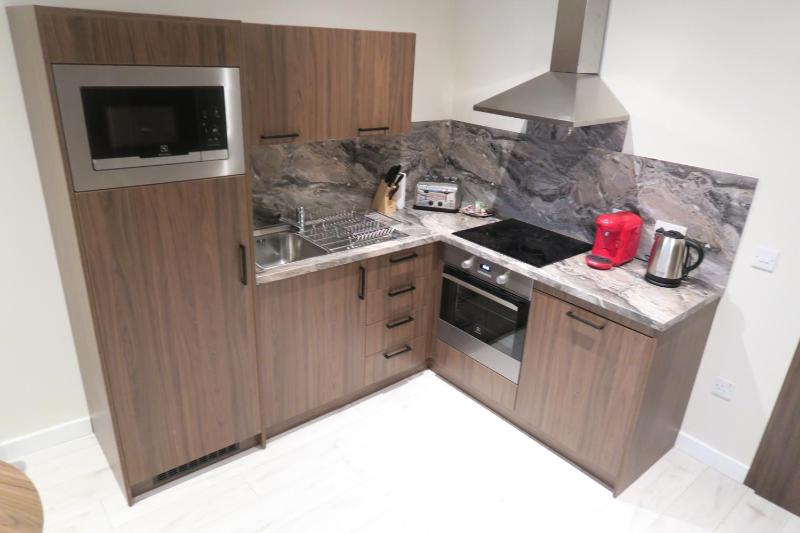One-Bedroom Apartment image 3