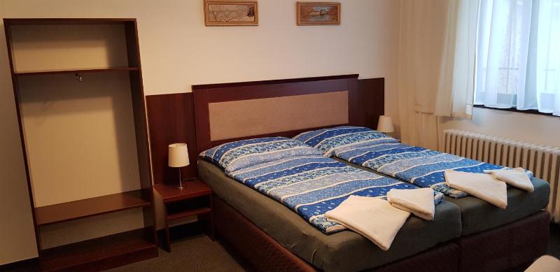 Double Room image 2
