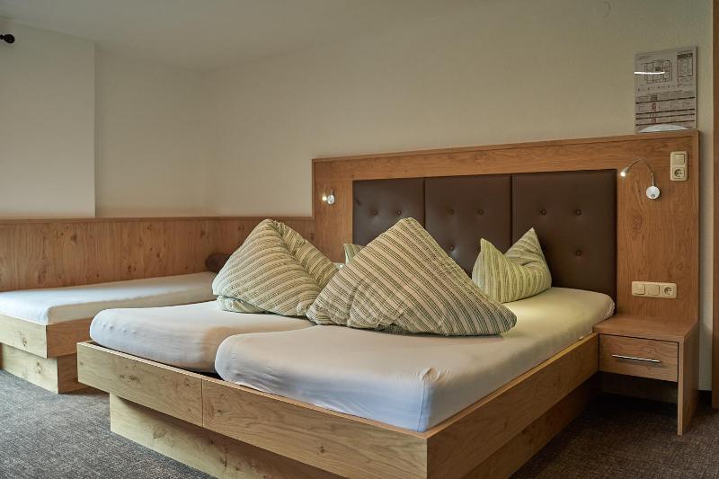 One-Bedroom Apartment image 3