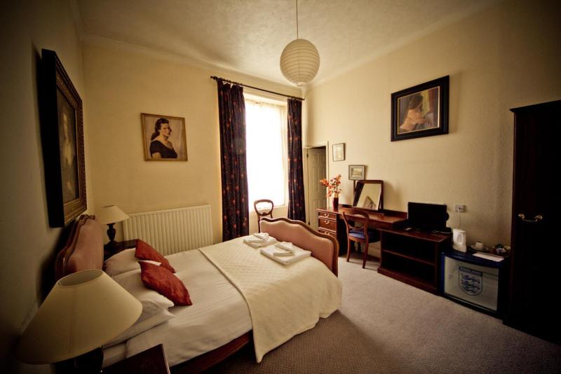 Standard Double Room image 2