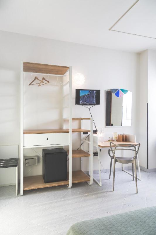 Double Room with Balcony image 1