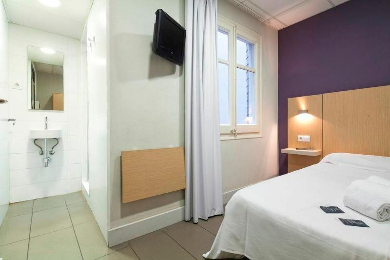 Double Room image 2