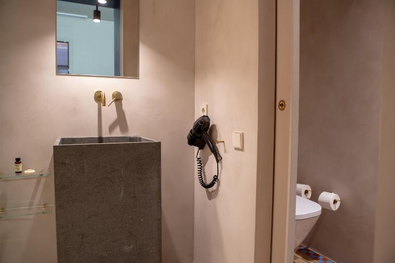 Double Room with Extra Bed image 4