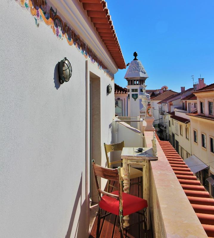 Twin Room with Balcony image 2