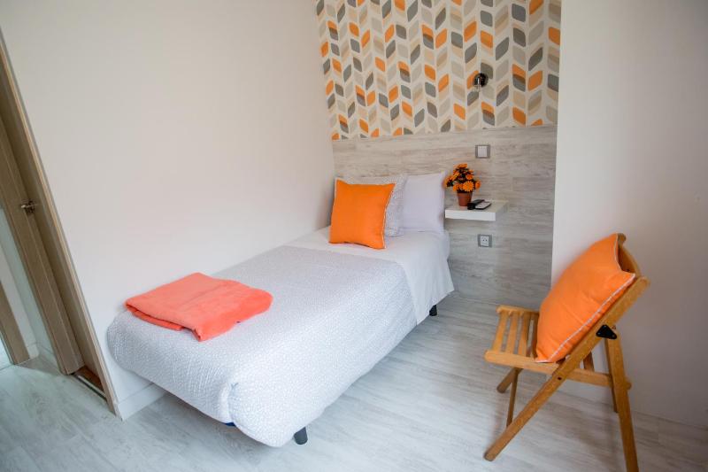 Single Room image 2