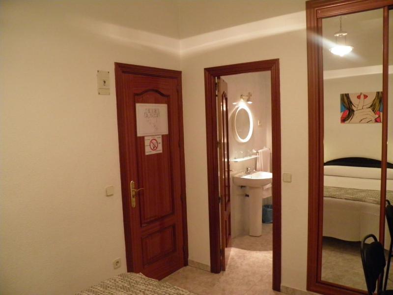 Hostal Angelines - image 16