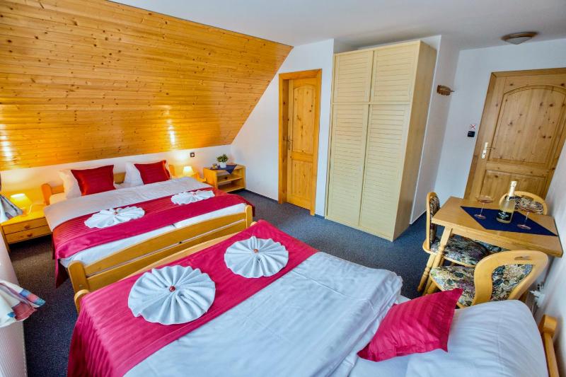 Triple Room with Extra Bed image 4