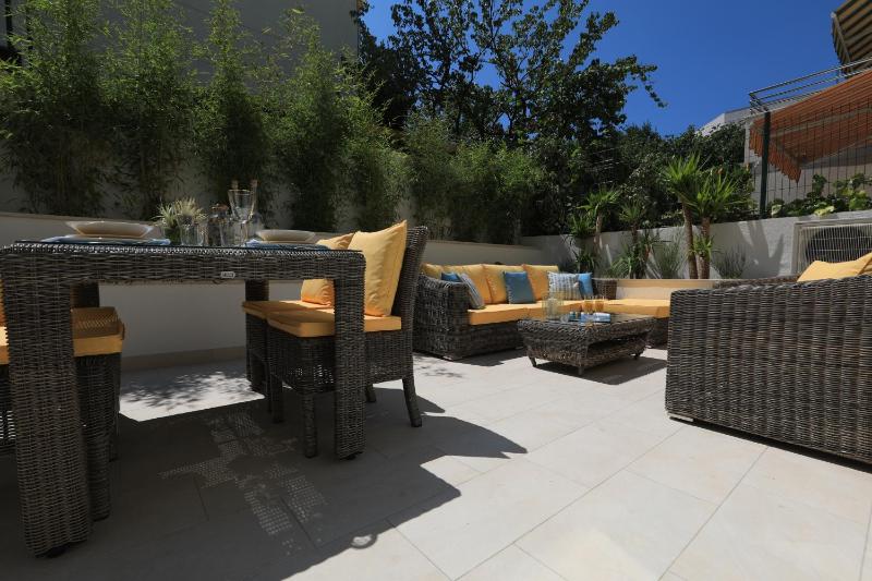 Apartment with Terrace image 4