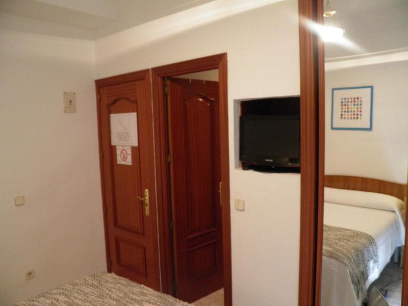 Hostal Angelines - image 5