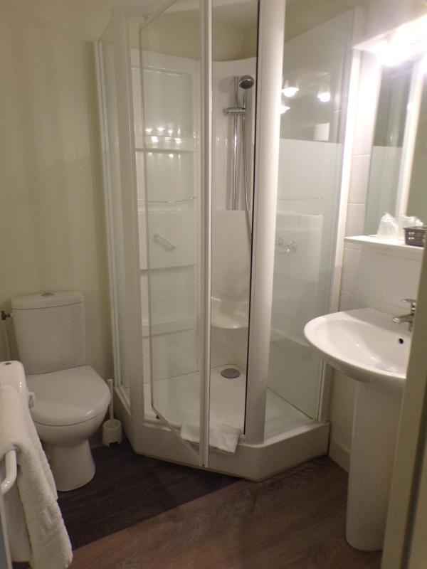 Twin Room image 3