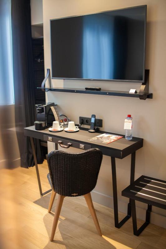 Superior Double Room image 3