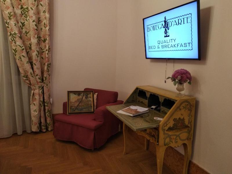 Deluxe Double Room with Extra Bed image 1
