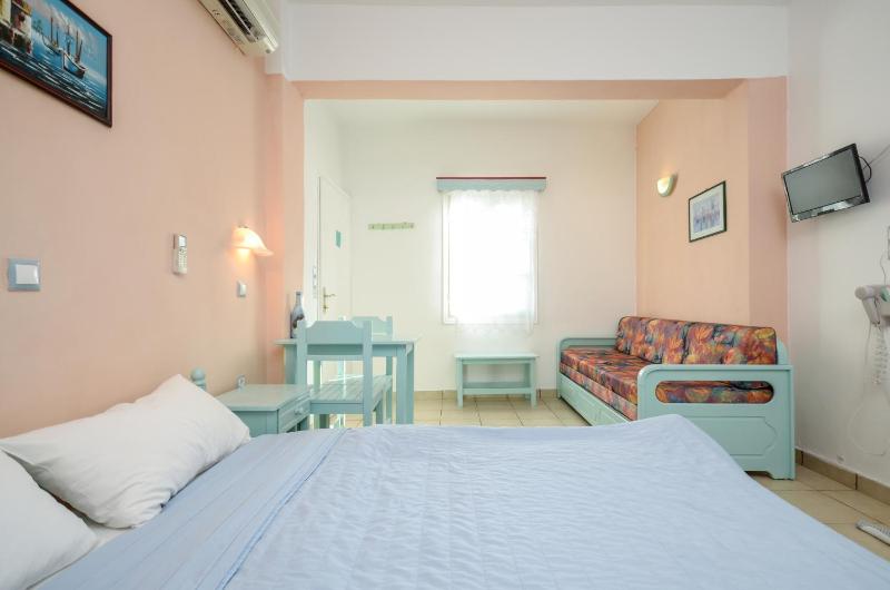 Studio with Partial Sea View (2-3 Adults) image 2