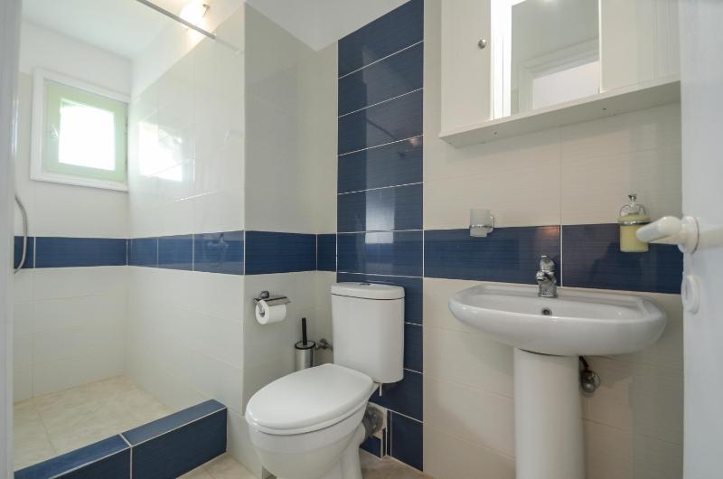 Studio with Veranda (2-3 Adults) image 4