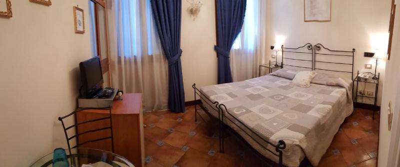 Budget Double or Twin Room image 4