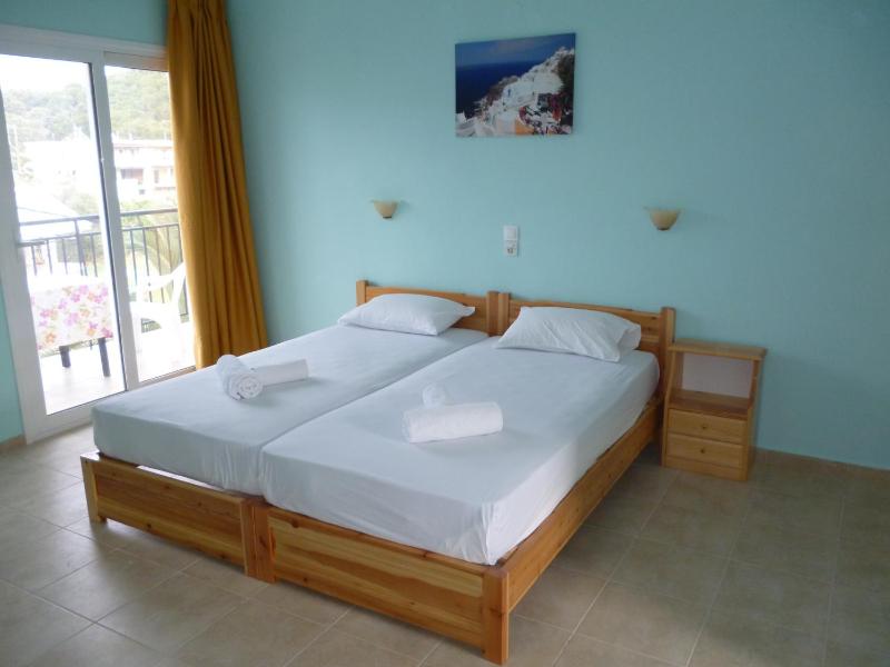 Alexandros Guest House - image 9