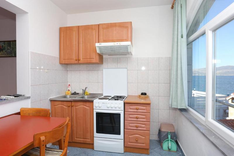 Studio with Balcony and Sea View image 1