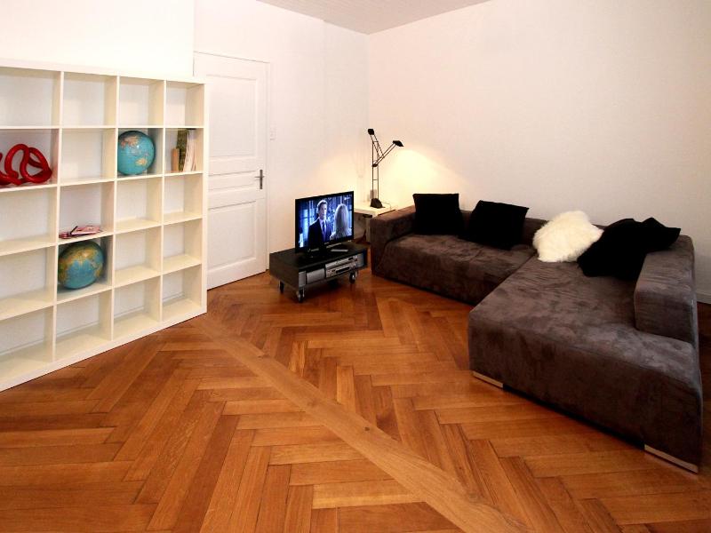 Two-Bedroom Apartment with Terrace and Garden View image 1