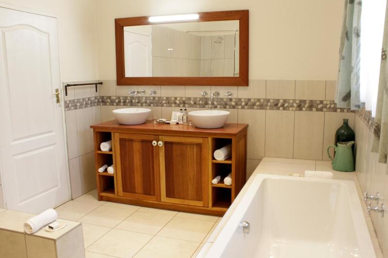 Batonka Guest Lodge - image 6