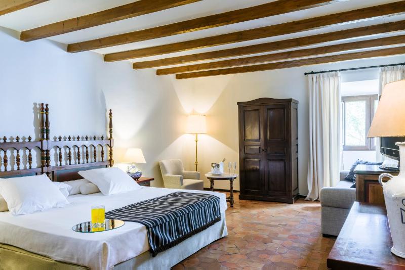Superior Double Room image 3
