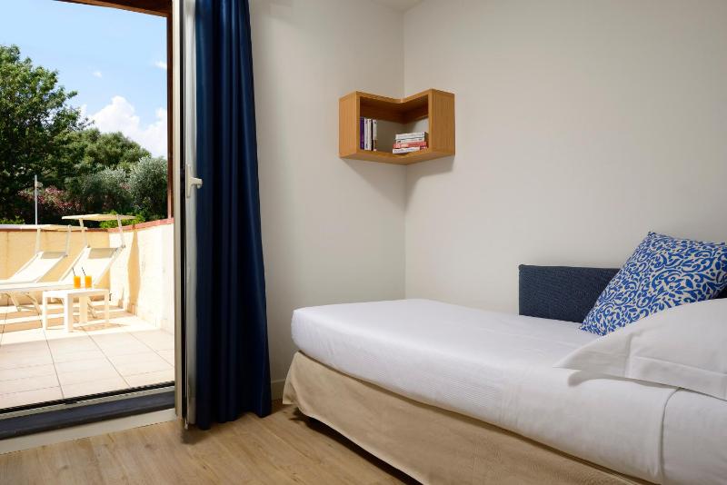 Superior Double Room (2 Adults + 2 Children)- Detached Villa  image 4
