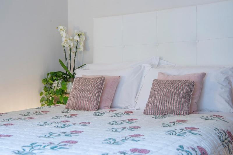 Junior Suite with Balcony image 3