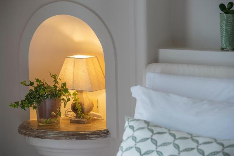 Junior Suite with Balcony image 4