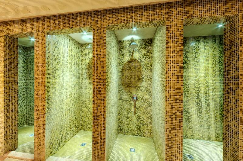 Grand Royale Apartment Complex & Spa - image 36