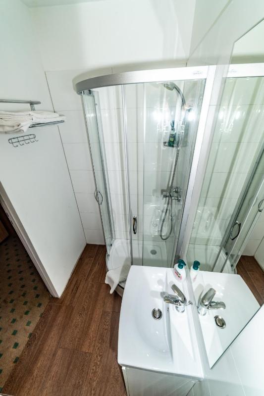 Double Room image 2