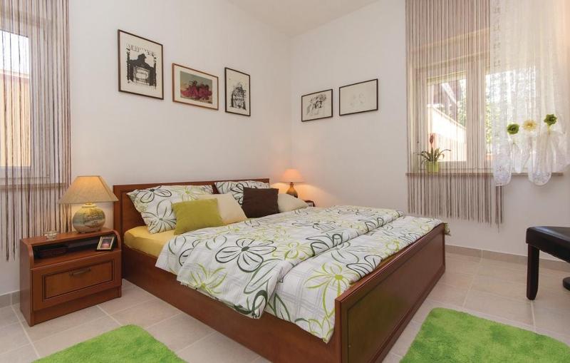 Garden apartment with terrace and grill - image 3