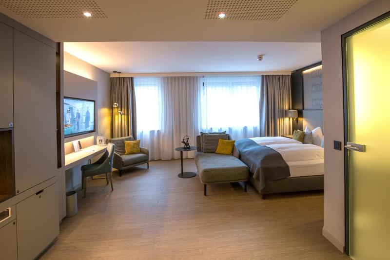 Superior Double Room image 3
