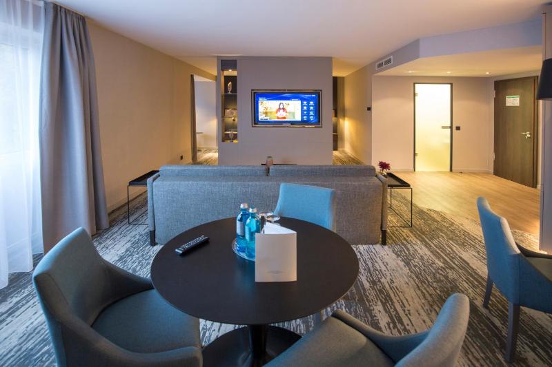 Junior Suite image 2