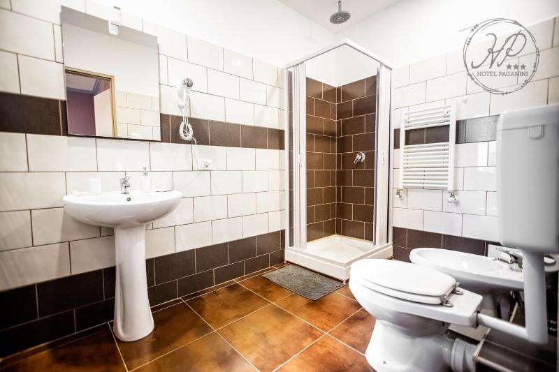 Triple Room with Private Bathroom image 2