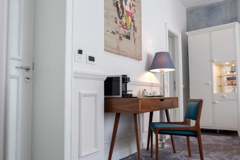 Superior Double Room with Free Parking image 3