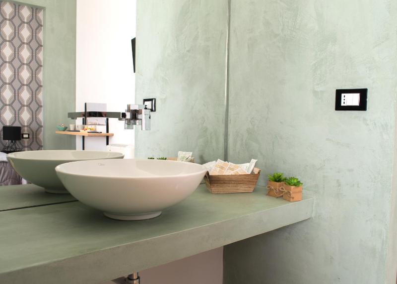 Double Room with Balcony and Acropolis View image 4