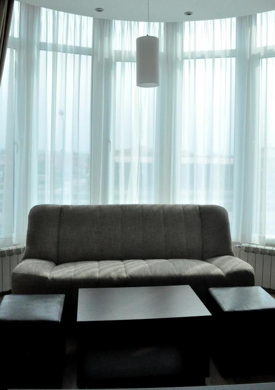 One-Bedroom Apartment image 4