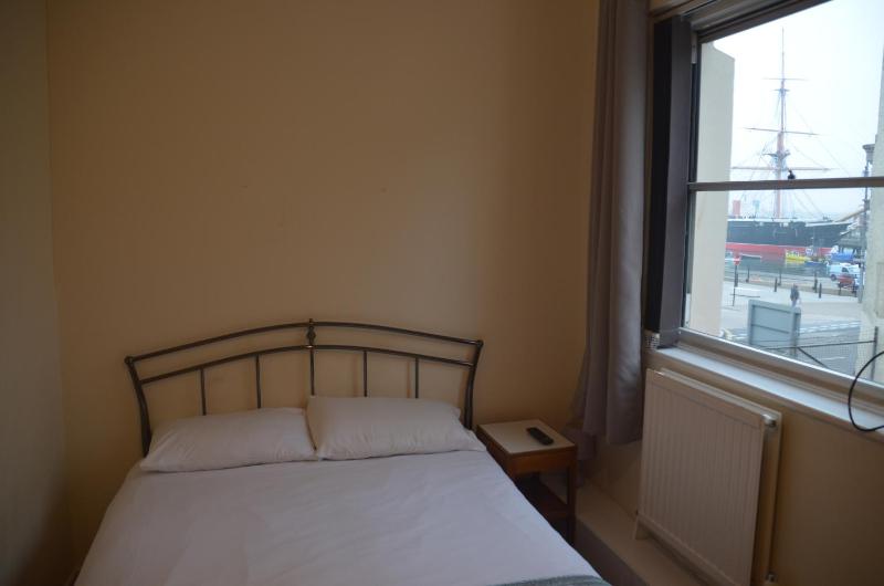 Double Room with Private Bathroom image 1