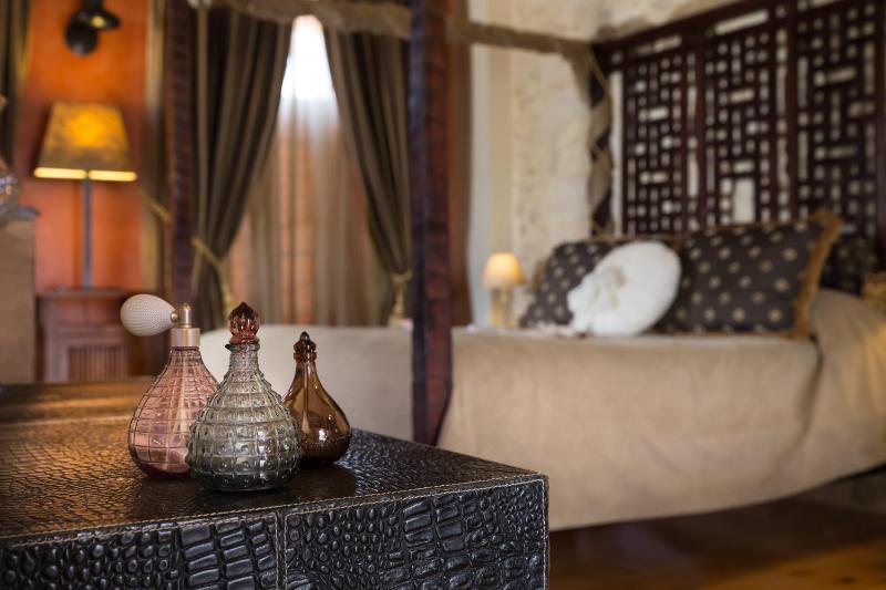 Penthouse Suite with Spa Bath image 3