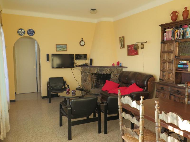 Three-Bedroom Villa image 2