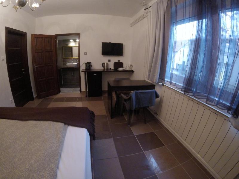 Double Room image 4