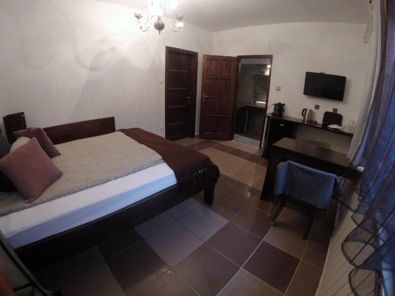 Double Room image 3
