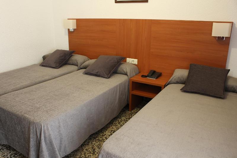 Triple Room image 2
