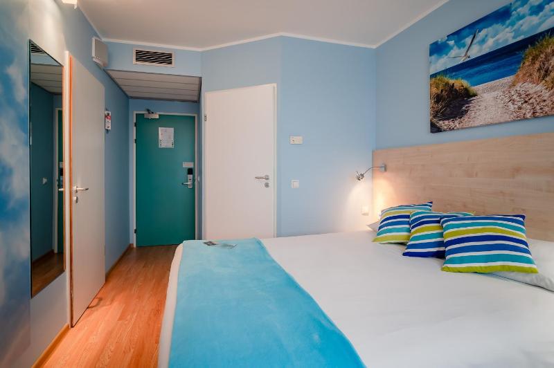 Double Room image 2