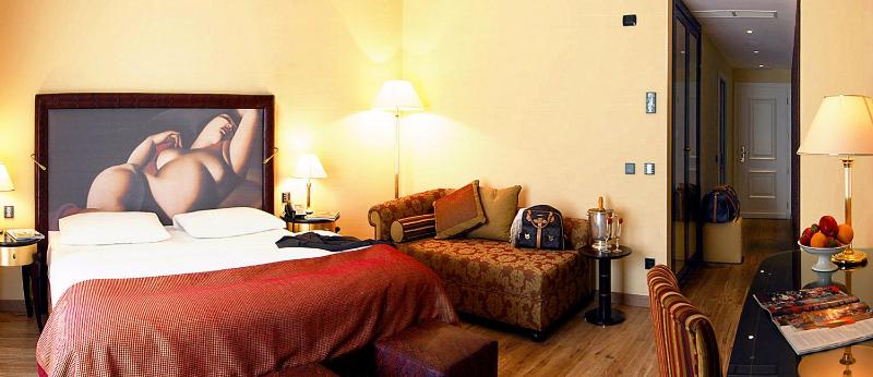 Superior Double Room with Shower image 3