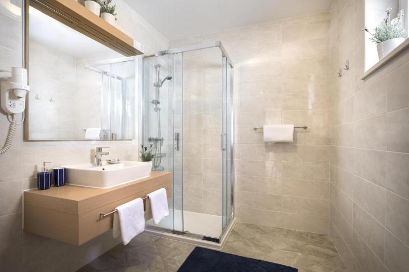 Standard One-Bedroom Apartment image 2