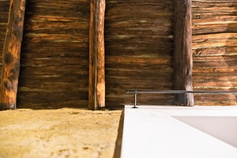 Queen Room with Spa Bath image 2